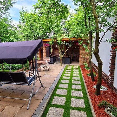 Cozy House With Nice Garden In Heart Of City Center Villa Cluj-Napoca Buitenkant foto