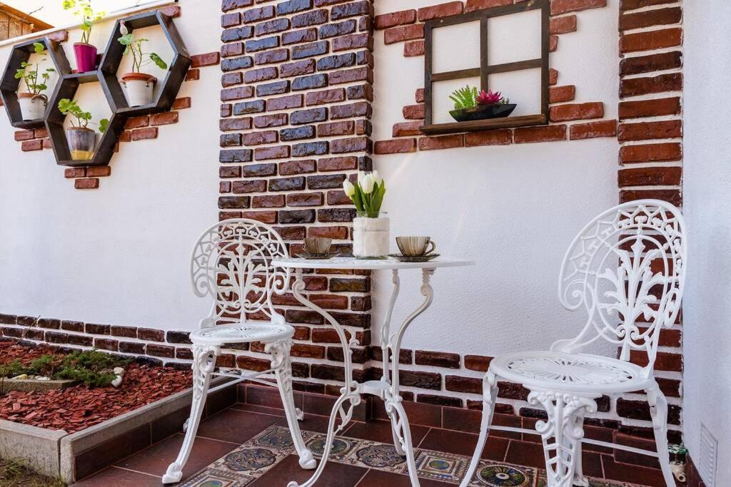 Cozy House With Nice Garden In Heart Of City Center Villa Cluj-Napoca Buitenkant foto