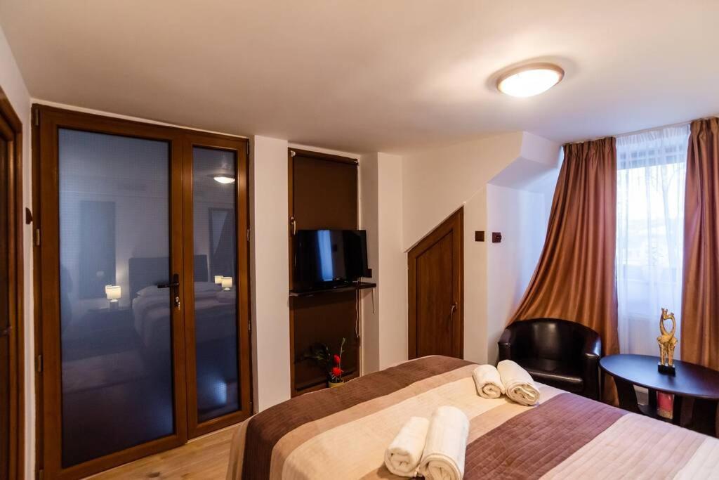 Cozy House With Nice Garden In Heart Of City Center Villa Cluj-Napoca Buitenkant foto
