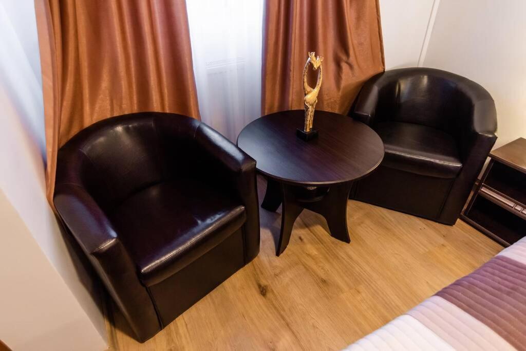 Cozy House With Nice Garden In Heart Of City Center Villa Cluj-Napoca Buitenkant foto