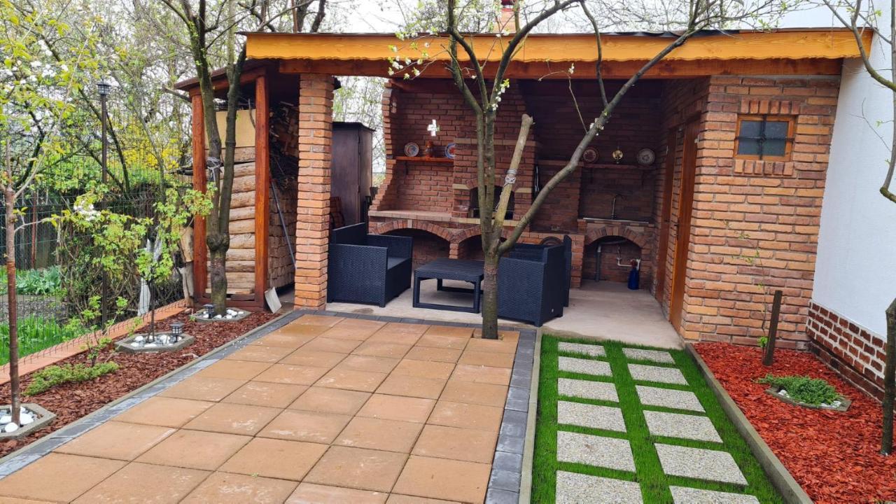Cozy House With Nice Garden In Heart Of City Center Villa Cluj-Napoca Buitenkant foto